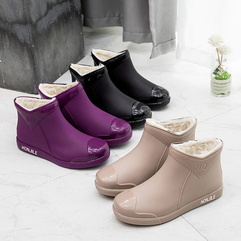Women'S Fashion Rain Boots - รองเท้าบูทยางกันฝนแบบใหม่สำหรับผู้หญิง แฟชั่นกัลโลชสีม่วง บุด้วยขนสัตว์อุ่น รองเท้ากันฝนแบบสวมสำหรับผู้หญิง รองเท้าบูทข้อสั้นนุ่มสบาย รองเท้าบูทกันฝนบุด้วยผ้าพลัช