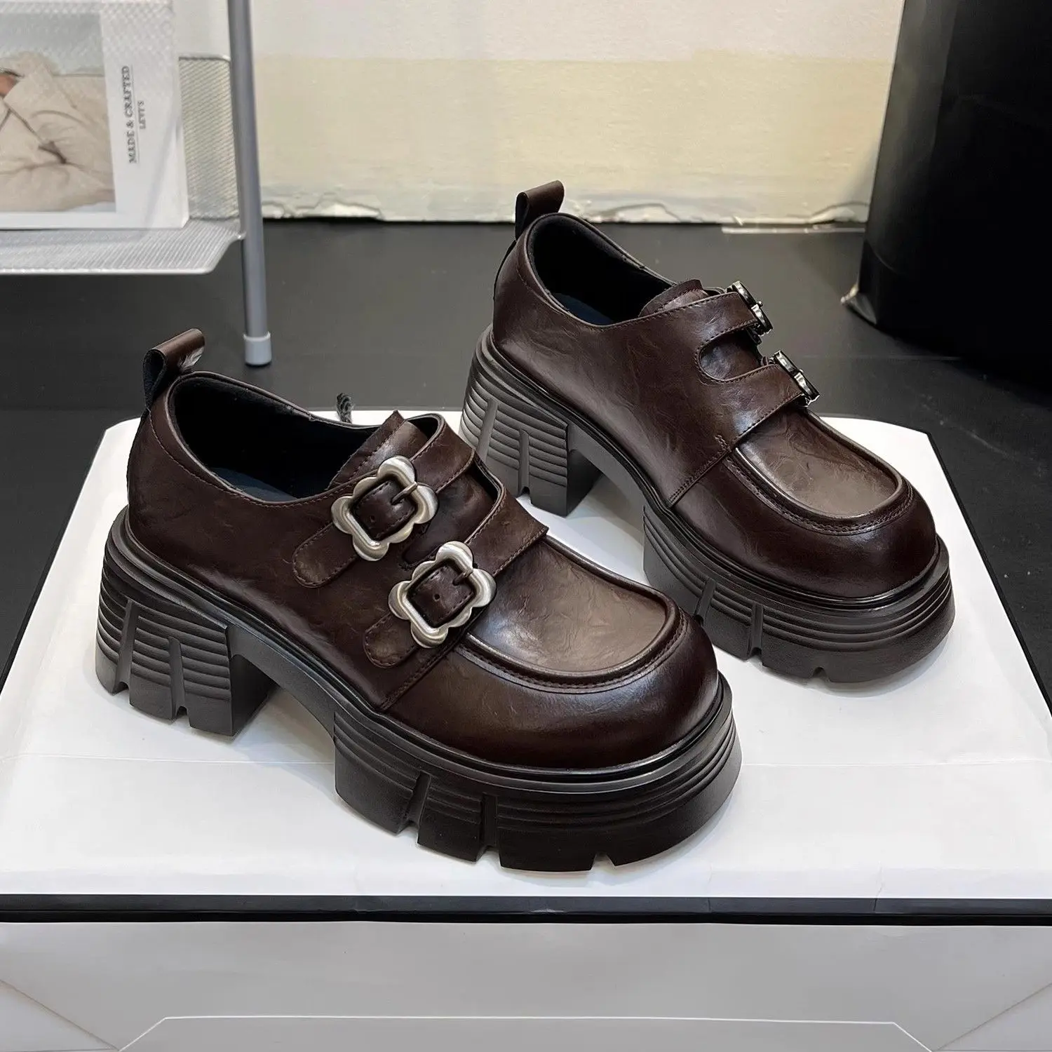 Women'S Fashion Trends Autumn 2025 - รองเท้าสําหรับสตรีคุณภาพใหม่ผู้หญิงปั๊มขายร้อนLoafersแฟชั่นBuckleแพลตฟอร์มรองเท้าหนังแนวโน้มอเนกประสงค์Zapatos