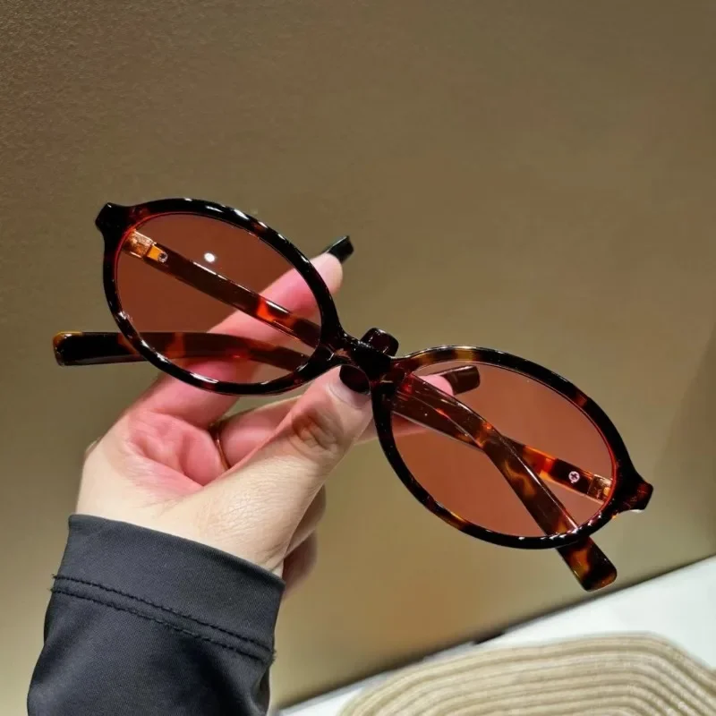 แว่นกันแดดทรงวงรีใหม่ แว่นกันแ - Women Fashion Glasses บทวิจารณ์และราคา