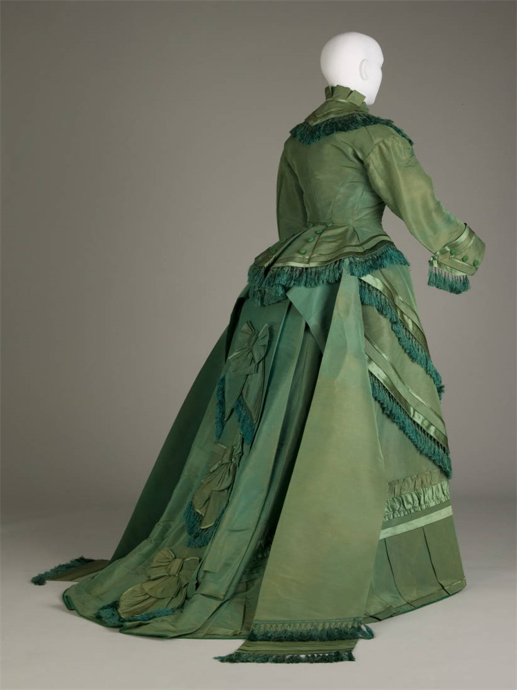 ชุดเดรสสีเขียวสไตล์วิคตอเรียนย - Women'S Fashion Victorian บทวิจารณ์และราคา